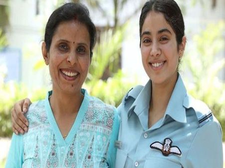 Jahnvi Kapoor Salutes Real-life 'Kargil Girl' Gunjan Saxena On Latter's Birthday