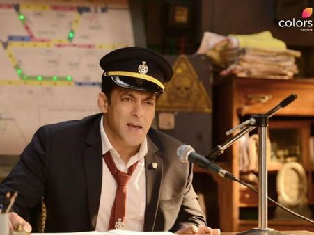 Bigg Boss 13: Salman Khan Shoots For 4 Promos; To Be Seen As Station Master!
