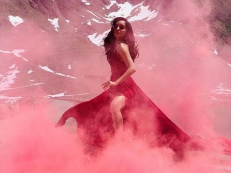 Saaho: Shraddha Kapoor Looks MAGICAL In A Burgundy Wine Gown In These New Stills!