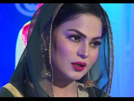 Veena Malik’s Distasteful Tweet Against Indian Army Makes Indian Twitter Users Angry!
