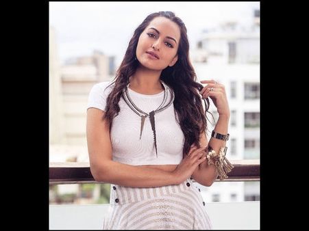 Sonakshi Sinha Apologizes To Valmiki Samaj For Her Bh*ngi Remark; Says It Was Unintentional