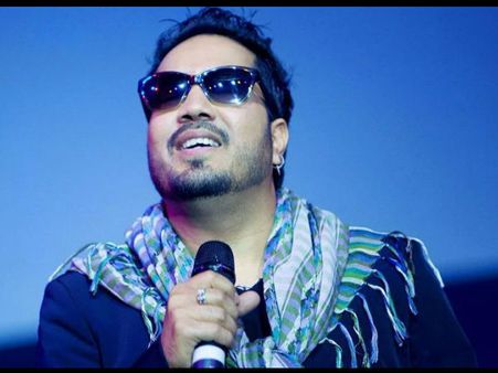 Mika Singh Apologizes For Performing In Pakistan Amidst Growing Tensions Between India & Pak