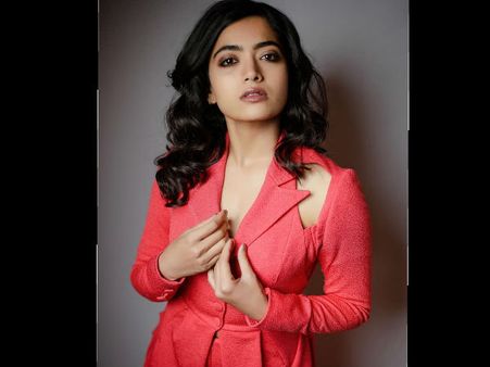 Rashmika Mandanna To Romance This Superstar In Her Bollywood Debut?