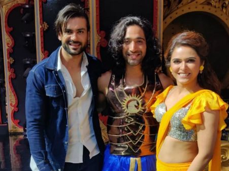 Madhurima Tuli & Vishal Aditya Singh’s Choreographer Sanam Johar Quits Nach Baliye 9