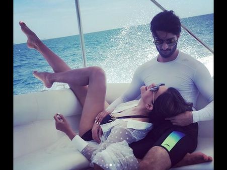 Sushmita Sen Gets Cozy With Boyfriend Rohman Shawl In These Photos & It's All Things LOVE!