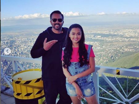 Tejasswi Prakash Opens Up On Her Eye Injury; Reveals She Was Approached For Bigg Boss 13