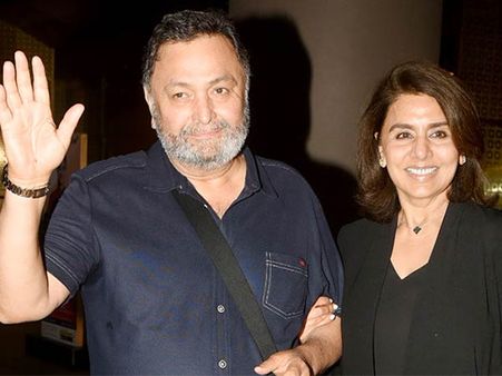 Rishi Kapoor Arrives In India 11 Months After Cancer Treatment