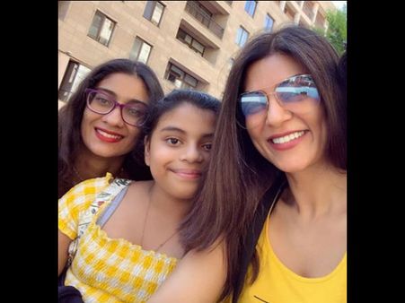 VIDEO: Sushmita Sen Gifts A Scuba Diving Experience To Her Daughter Alisah On Her 10th Birthday!