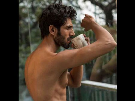 Kartik Aaryan Launches His YouTube Channel, Gives Us A Sneak Peek; Watch Video!