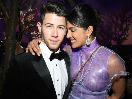 Priyanka Chopra Does The ‘Red Rose & A Kiss’ For Nick Jonas On His Birthday! Watch Video