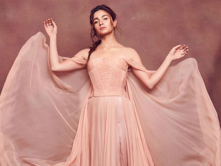 Did Alia Bhatt Misbehave With Her Bodyguards? Netizens Call Her Rude & Ask Her To Watch Her Attitude