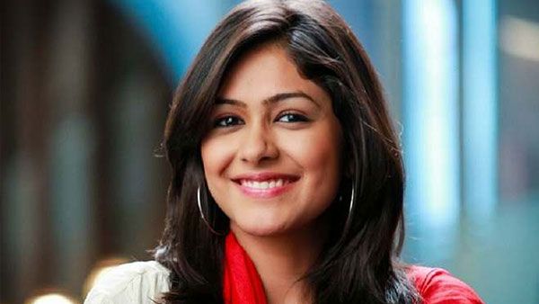 Mrunal Thakur To Feature In Karan Johar's Ghost Stories