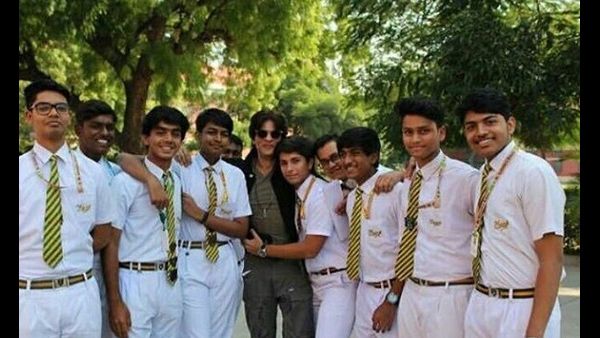 Shah Rukh Khan Gets Nostalgic On Visiting His Alma Mater St Columba's; See Pictures!