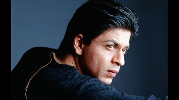 Shah Rukh Khan's Diwali Photo Leads To Ugly War Between Trolls And Fans