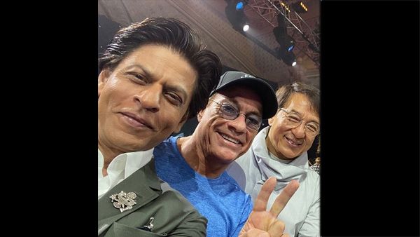 Shah Rukh Khan's Epic Selfie With Jackie Chan & Jean-Claude Van Damme Is Breaking The Internet!