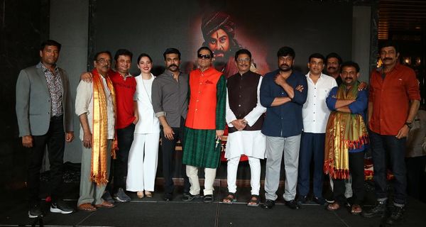 T Subbirami Reddy Felicitates 'Sye Raa' Team, Hails Chiranjeevi!