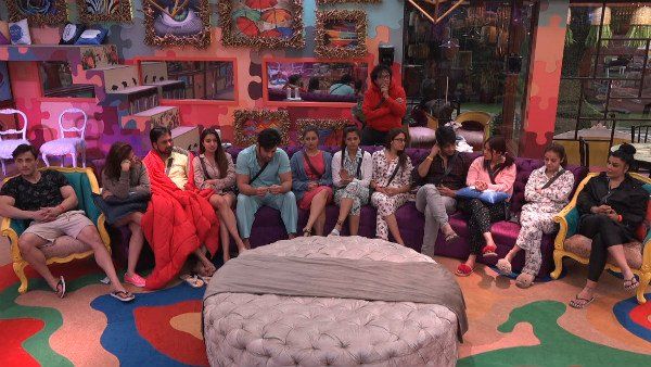 Bigg Boss 13 Weekend Ka Vaar LIVE Updates: Salman Khan Is 'Seriously' Disappointed With Aarti Singh