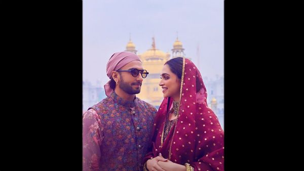 Deepika Padukone And Ranveer Singh Visit Golden Temple With Their Families (PICS)