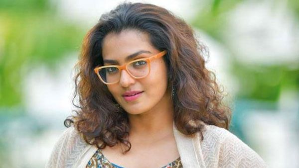 Parvathy Bashes Arjun Reddy In Front Of Vijay Deverakonda, Impresses Tweeple