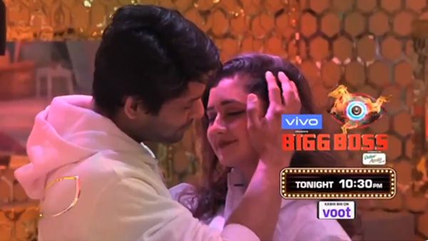 Bigg Boss 13: Rashami Desai Wasn't Happy Doing Steamy Scene With Siddharth Shukla!