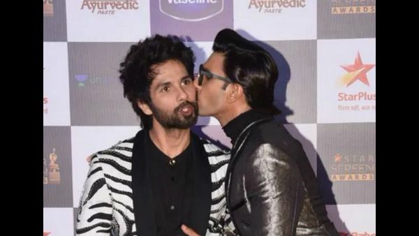 Ranveer Singh Kisses Shahid Kapoor On The Cheek And Shuts Down Rumours Of Cold War!