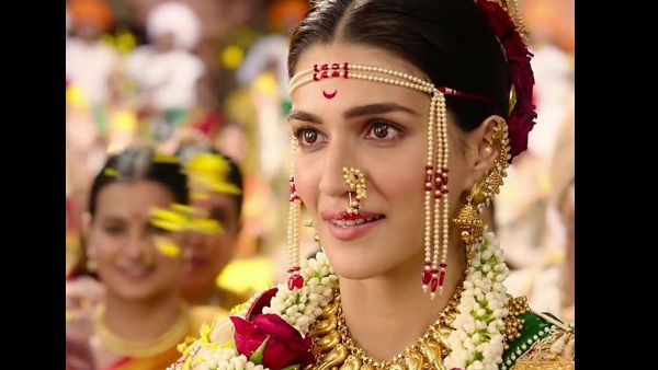 Nupur Sanon Gets Emotional While Praising Sister Kriti Sanon Post Watching Panipat!