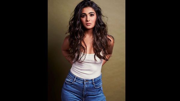 Arjun Reddy's Shalini Pandey Is Ranveer Singh’s Heroine In YRF’s Jayeshbhai Jordaar!