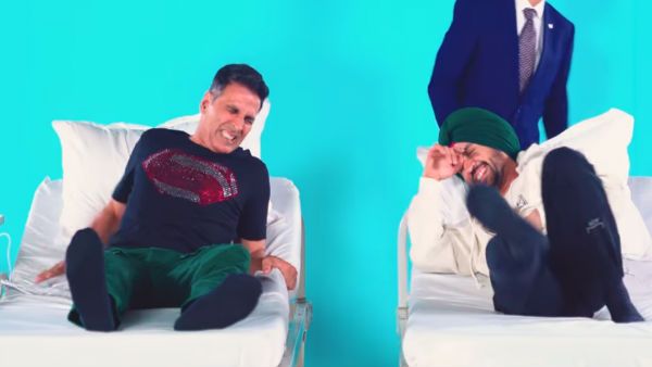 Akshay Kumar, Diljit Dosanjh Scream In Pain As They Experience Labour Contractions: Watch Video!