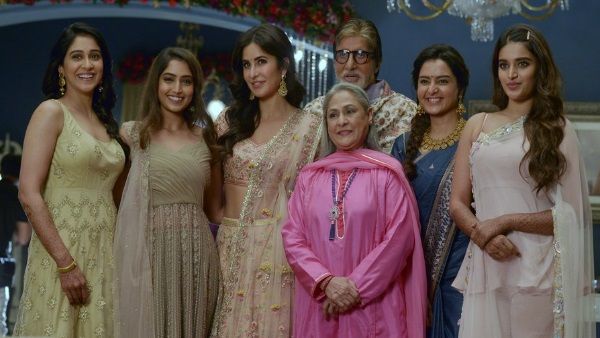 Amitabh Bachchan Strikes A Pose With 'Ladies At Work' Katrina Kaif & Others