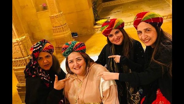 Hrithik Roshan's Mother Pinkie Roshan Shakes A Leg To 'Ghungroo' Song At Sunaina's Birthday Bash