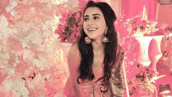 Dil Toh Happy Hai Ji Actress Sejal Sharma Commits Suicide; Jasmin Bhasin Expresses Shock