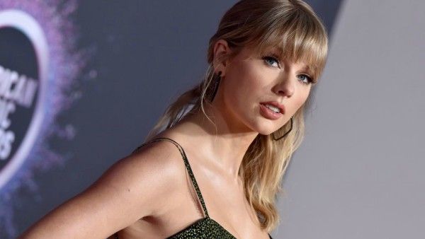 Taylor Swift Calls Out Netflix For ‘Deeply Sexist Joke' In Ginny & Georgia