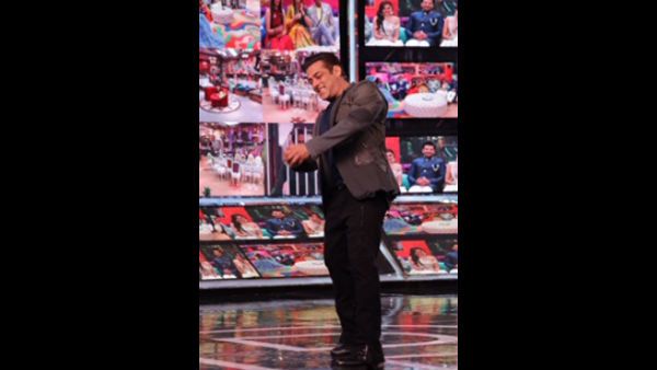 Bigg Boss 13 Weekend Ka Vaar: Madhurima And Vishal Face Salman Khan’s Brunt