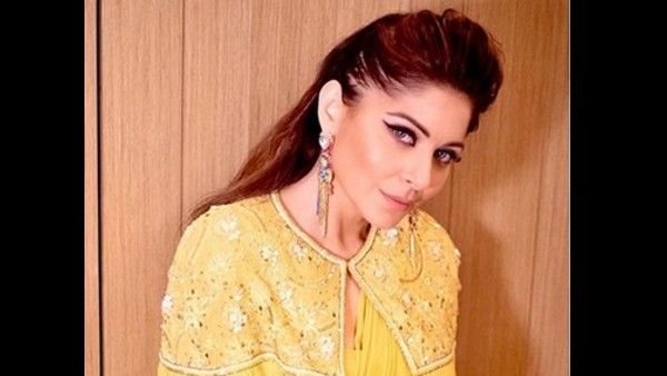 Kanika Kapoor Shares Emotional Note After Testing Positive For COVID-19 For The Fourth Time!