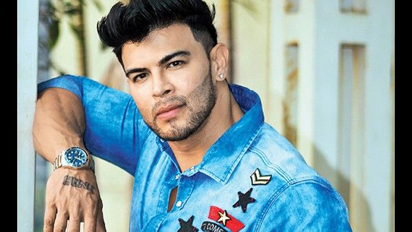 Sahil Khan Apologizes After Wrongly Claiming That Two Of His Neighbours Are Coronavirus Positive!