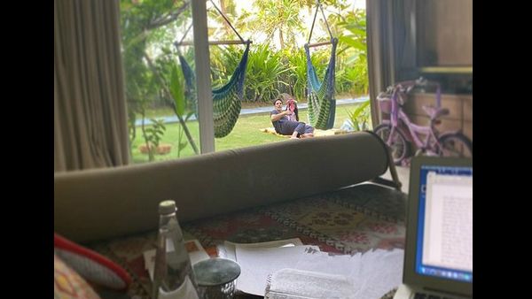 Coronavirus Lockdown: Akshay Kumar Keeps Daughter Nitara Busy As Wife Twinkle Khanna Tries To Write!