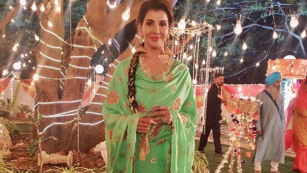 Choti Sarrdaarni's Anita Raj Invites Friends Over For Drinks Amid Lockdown; Security Informs Cops!