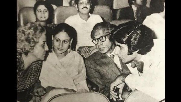 Amitabh Bachchan's Vintage Pic With Parents & Wife Jaya From Sholay Premiere Is A Priceless Moment!