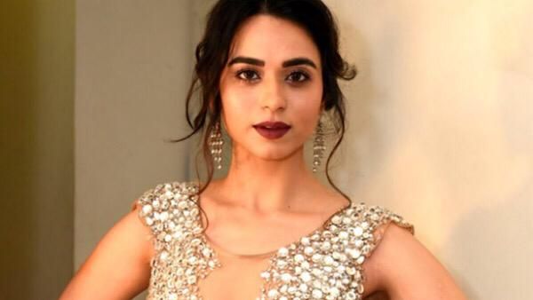 Actress Soundarya Sharma Stranded In The USA; Requests Help From Ministry Of External Affairs