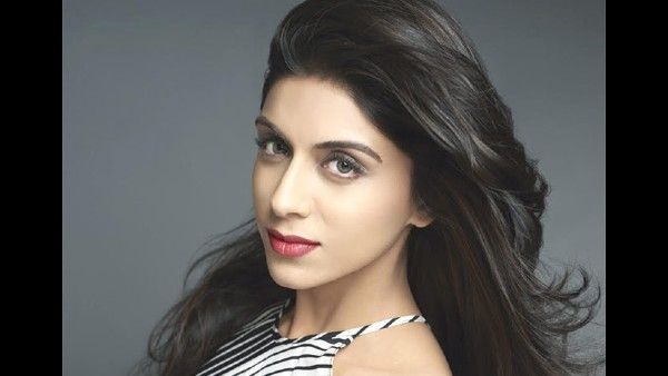 Zoa Morani Back Home After Recovering From COVID-19; Shares Selfie To Announce Good News