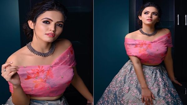 Aparna Das’ Beautiful Lehenga Is The Perfect Option For A Lockdown Bride