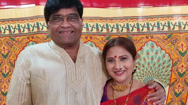 Ashok Saraf And Wife Nivedita Joshi Thank Mumbai Police With Aamras-Puri Treat!