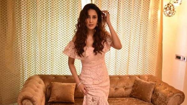 Chahatt Khanna Victim Of Cyber Crime, Had A Showdown With Old Friend And Things Changed