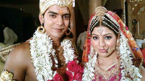 Ramayan Rerun: Debina Bonnerjee Is Watching And Remembering Fond Memories From The Shoot!