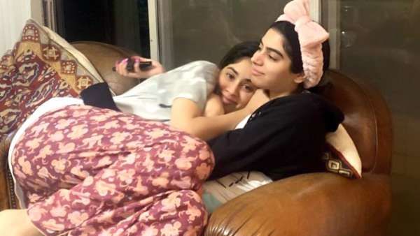 Janhvi Kapoor Gets An EPIC Reply For Annoying A Grumpy Khushi Asking About Her Positive Feelings