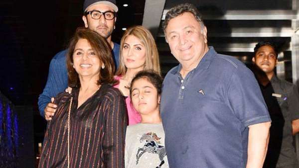Neetu Kapoor Wishes This Throwback Family Photo With Rishi Kapoor Would Stay As It Is