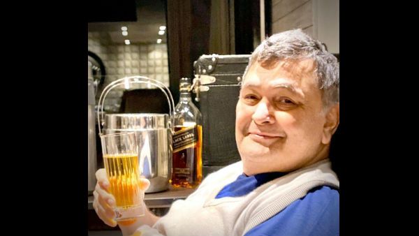 An Emotional Neetu Kapoor Misses Rishi Kapoor & Says ‘End Of Our Story’, B-Town Says 'Stay Strong'