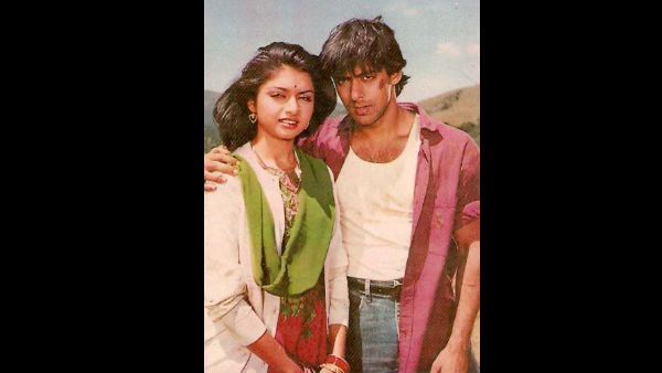 When A Photographer Asked Salman Khan To 'Catch And Smooch' Bhagyashree; And Salman Refused!