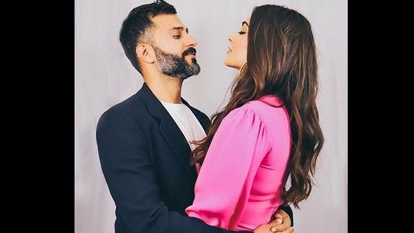 Sonam Kapoor Receives A Special Surprise From Hubby Anand Ahuja On Second Wedding Anniversary