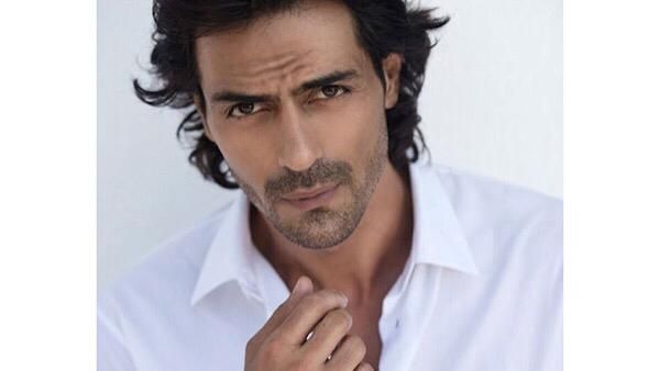 Arjun Rampal Slams People Crowding At Liquor Stores; Says They Deserve Thrashing, Not Drinking